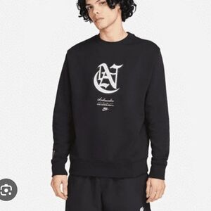 NWT UNISEX Nike Black Crewneck Sweatshirt
